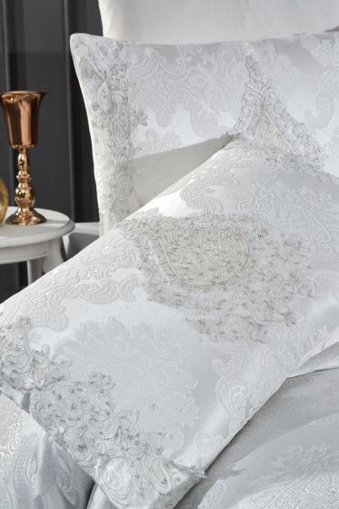 Omrum Bedding Set, Bedspread 250x260, Sheet 220x240, Chenille Fabric, Cream - Silver