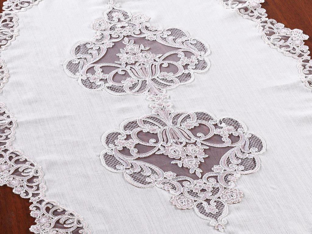Daisy Oval Runner Ecru Powder