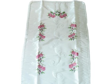 Çeyiz Diyarı - Pink Rose Embroidered Prayer Rug Çeyiz Diyarı - Pink Rose Embroidered Prayer Rug
