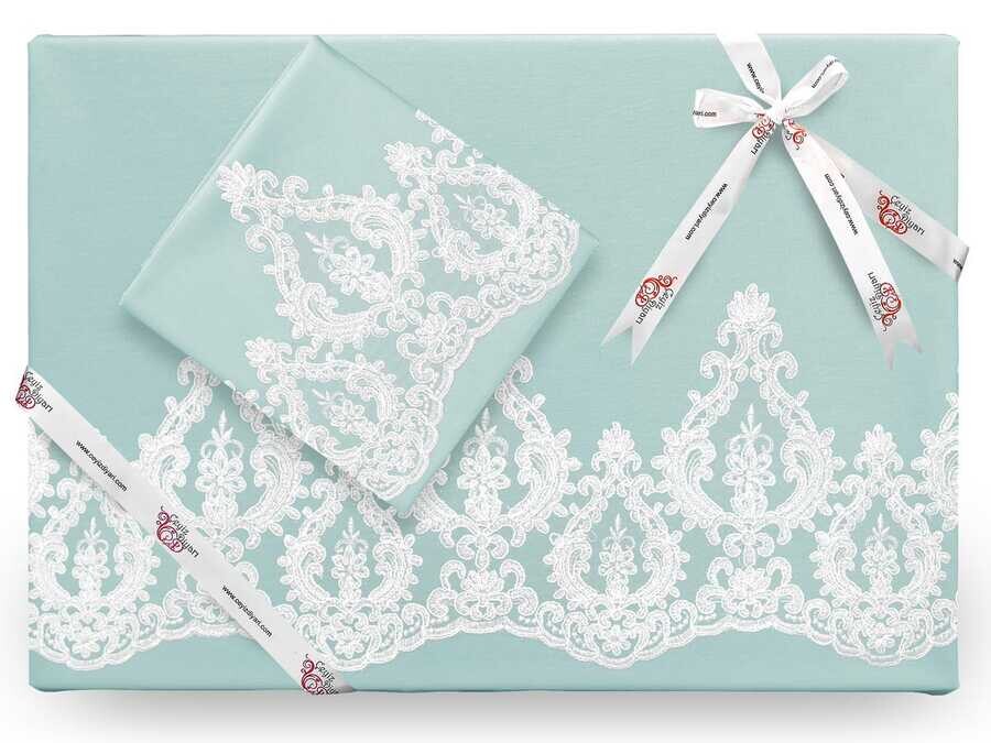 Dowry World - Queen طقم غطاء لحاف مطرز بالتطريز الفرنسي لون اخضر Dowry World - Queen طقم غطاء لحاف مطرز بالتطريز الفرنسي لون اخضر