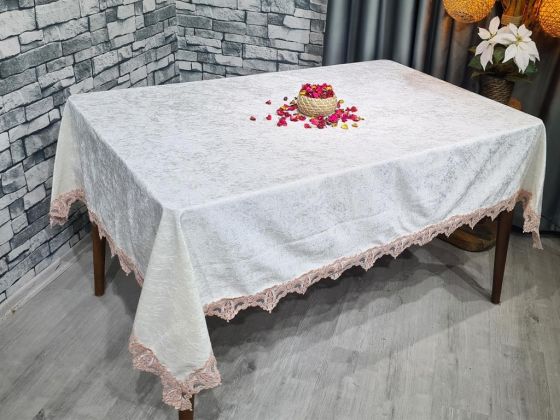 Selma Lacy Velvet Tablecloth 160x220 cm Cream – Pink