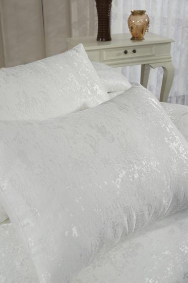 Slayka Double Size Bedspread Set, Coverlet 230x240 with Pillowcase, Chenille Fabric, for Full Bed, Cream