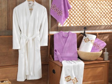 Hobby - Smart Embroidered Bathrobe Set Lilac White Hobby - Smart Embroidered Bathrobe Set Lilac White