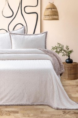 Çeyiz Diyarı - Vera All Day King Size Bedspread Set 3pcs, Coverlet 220x240 with Pillowcase, Ultra Soft Plush Fabric, Cream Çeyiz Diyarı - Vera All Day King Size Bedspread Set 3pcs, Coverlet 220x240 with Pillowcase, Ultra Soft Plush Fabric, Cream