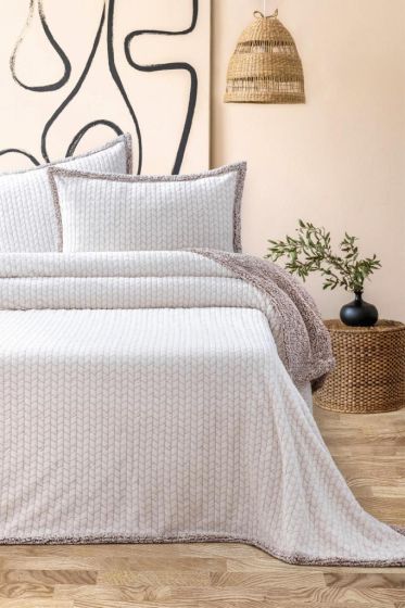 Vera All Day King Size Bedspread Set 3pcs, Coverlet 220x240 with Pillowcase, Ultra Soft Plush Fabric, Cream