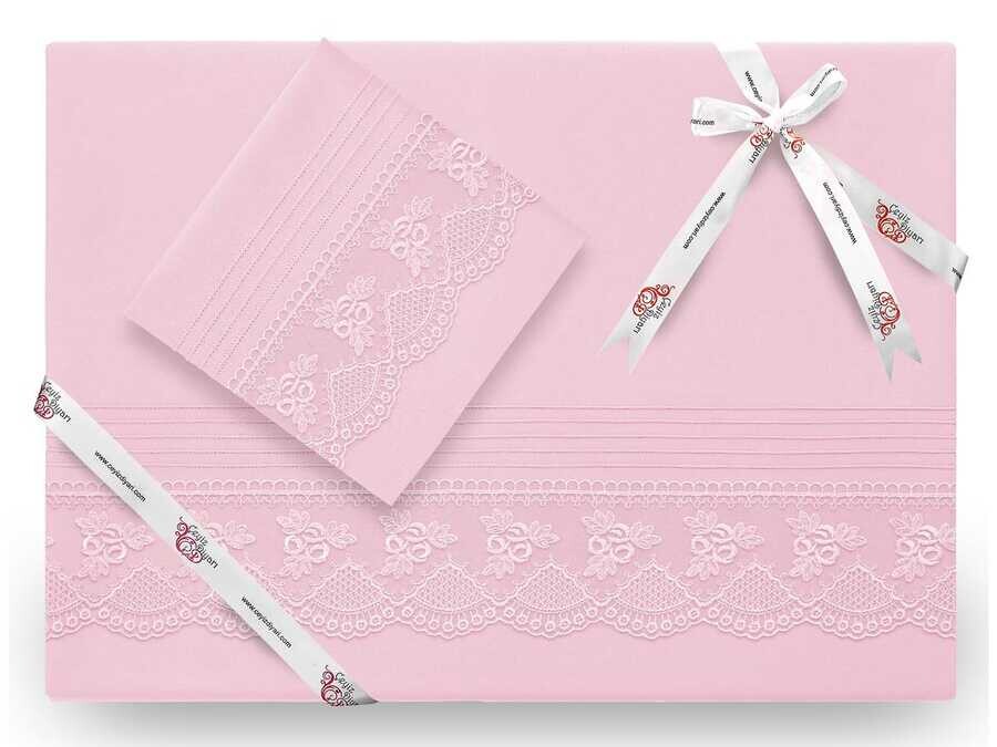 Dowry World - Yekpare Lüx طقم غطاء لحاف مطرز بالتطريز الفرنسي لون وردي فاتح Dowry World - Yekpare Lüx طقم غطاء لحاف مطرز بالتطريز الفرنسي لون وردي فاتح