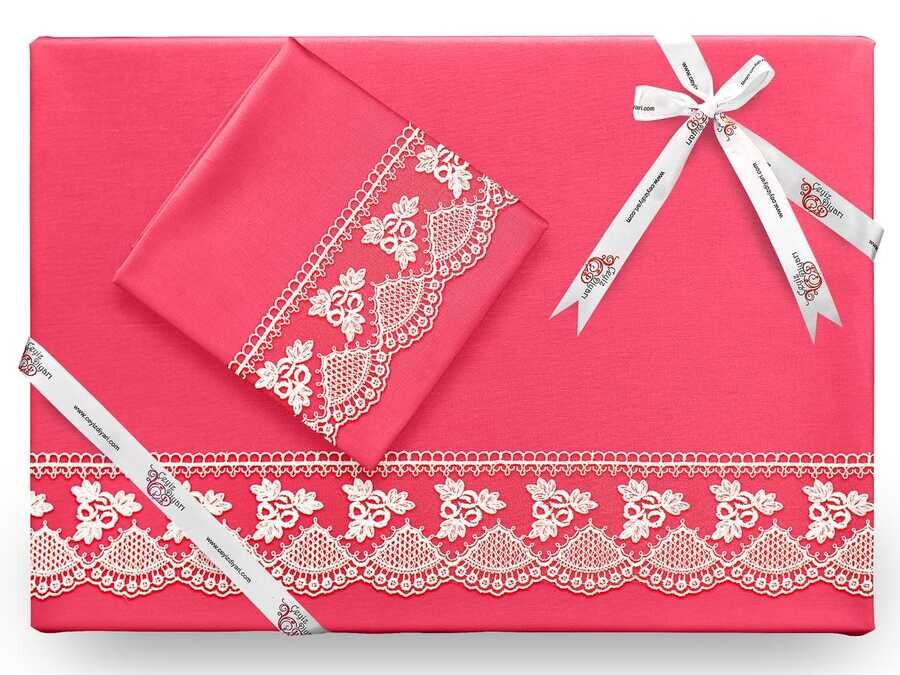 Dowry World - Yekpare Plain French Laced Duvet Cover Set Crimson Dowry World - Yekpare Plain French Laced Duvet Cover Set Crimson