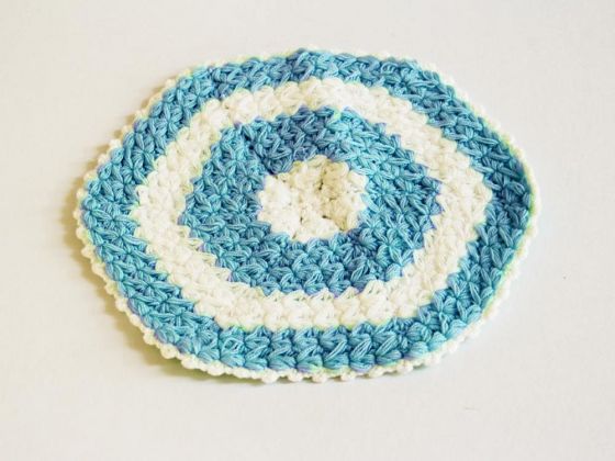 Round Triangle Fiber Pattern Blue White